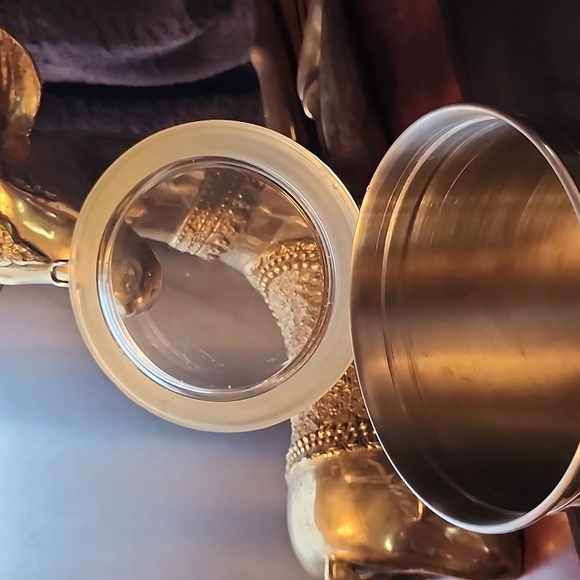 Airtight Metal Canister - Picture 5 of 8